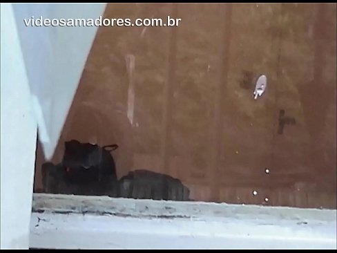 ❤️ Зухвалий чоловік дивиться на свою дівчину з іншим хлопцем, записуючи трах відео, не турбуючи пару ☑ Порно-відео у нас ❌